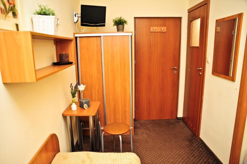 Osrodek Uslug Hotelarskich Kinga Wieliczka Kamer foto